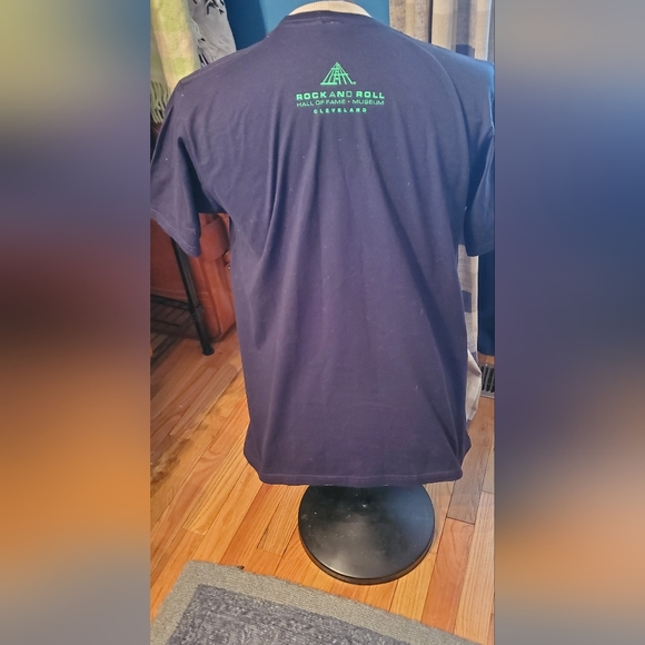 NWT ROCK and ROLL HALL OF FAME MEN'S T-SHIRT SIZE L BLACK - Picture 3 of 6